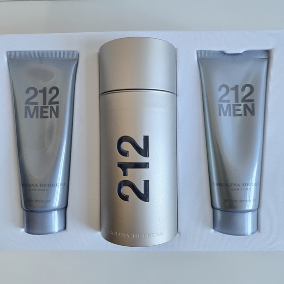 New Carolina Herrera 212 Men 3 Piece Gift Set - New In Box - Picture 3 of 4